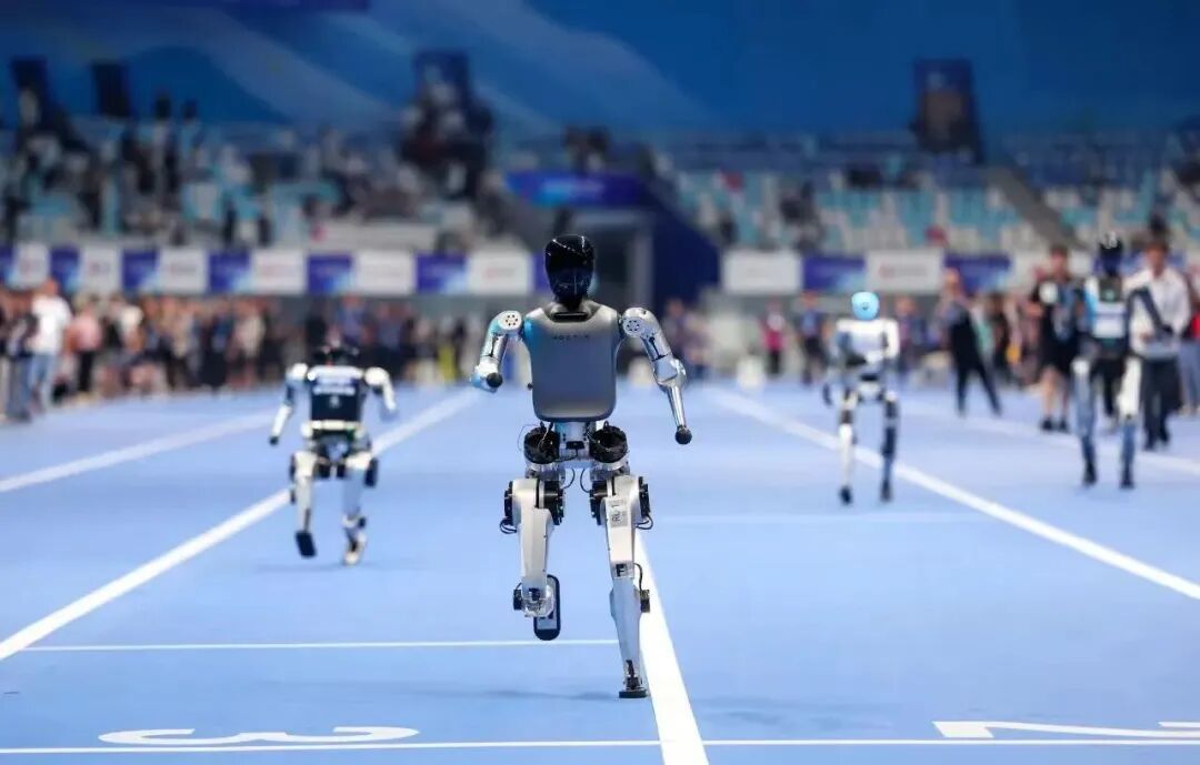 更便宜的MacBook有望本周发布/荣耀机器人手机正式亮相/小米徕卡手机国行版官宣