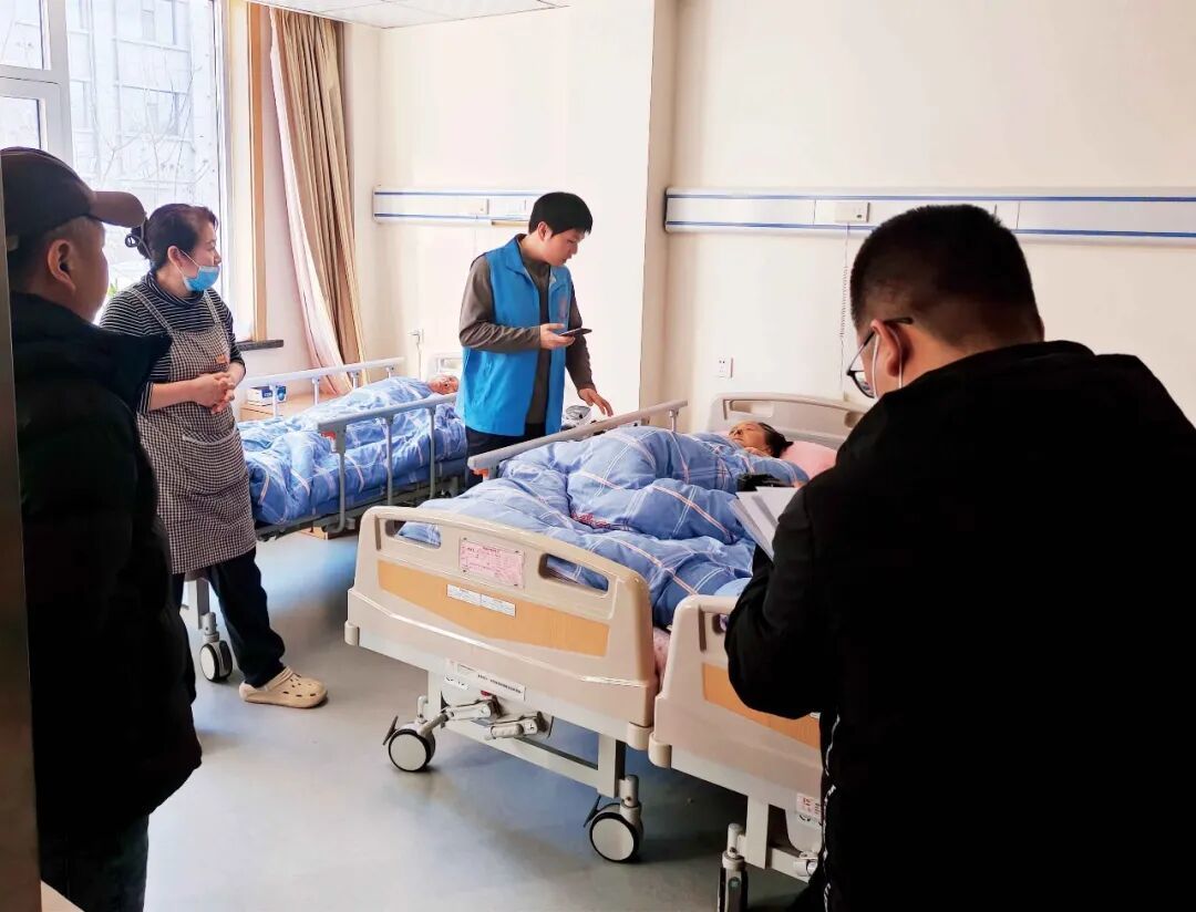 1月29日,吉林延吉市社会福利院成功完成首单养老服务消费券的兑现。图/视觉中国