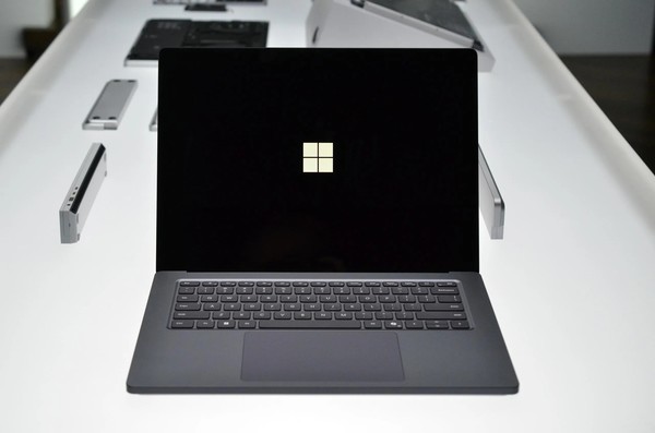 微软Surface Laptop Ultra