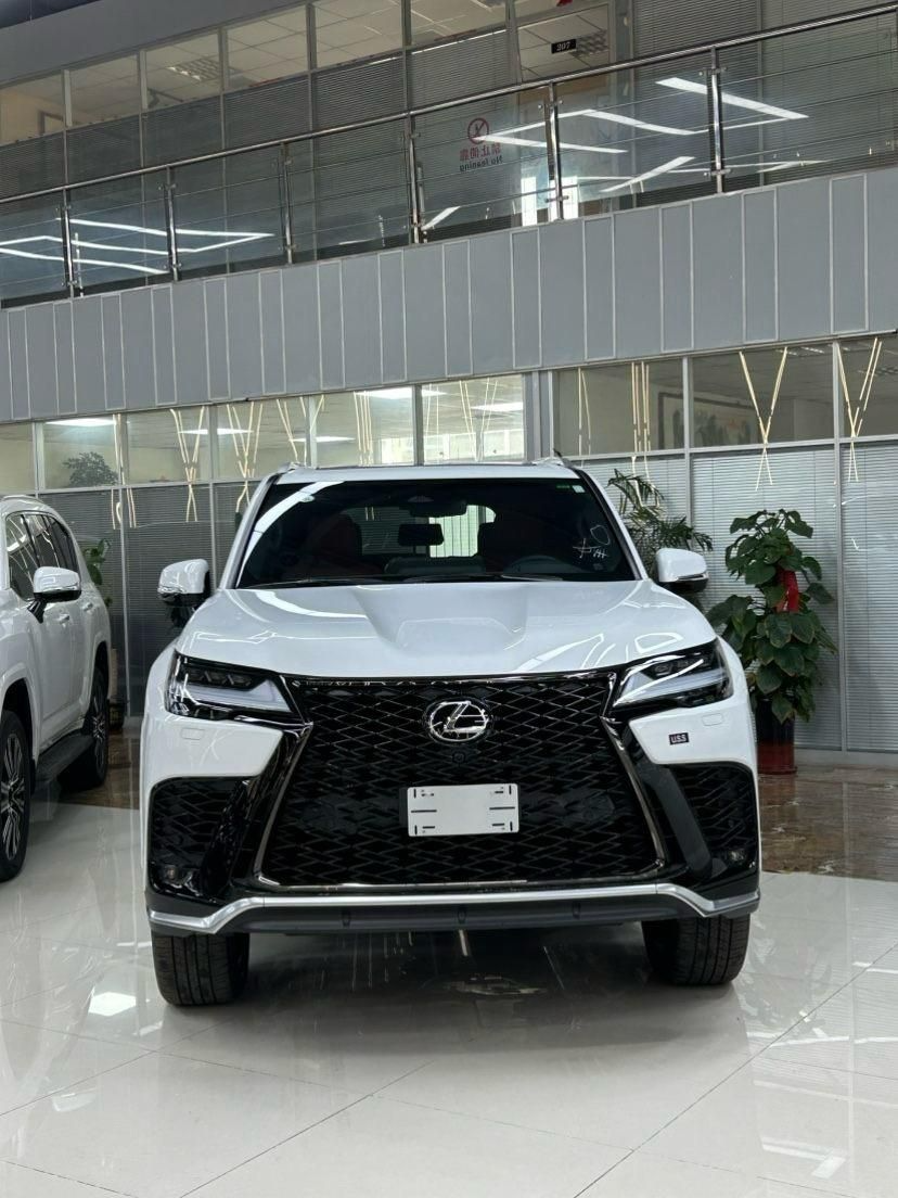雷克萨斯LX600七座豪华SUV实拍降价二十万