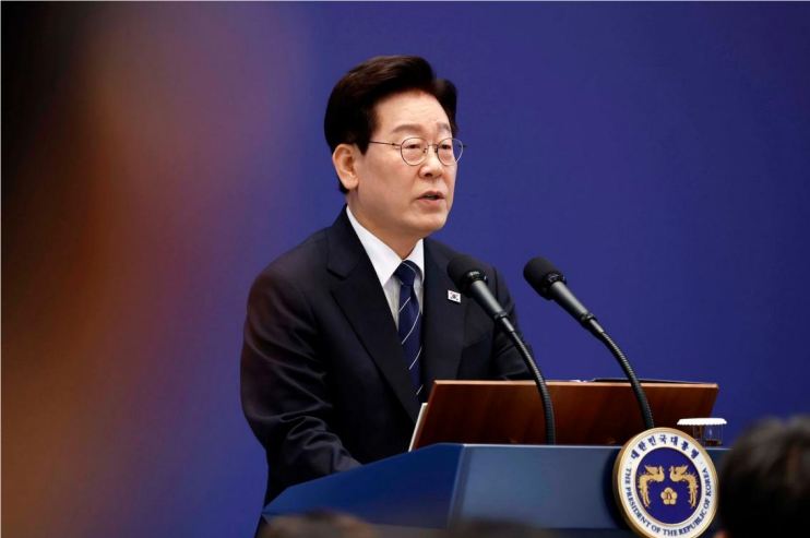 李在明18日举行记者会 图源:韩媒