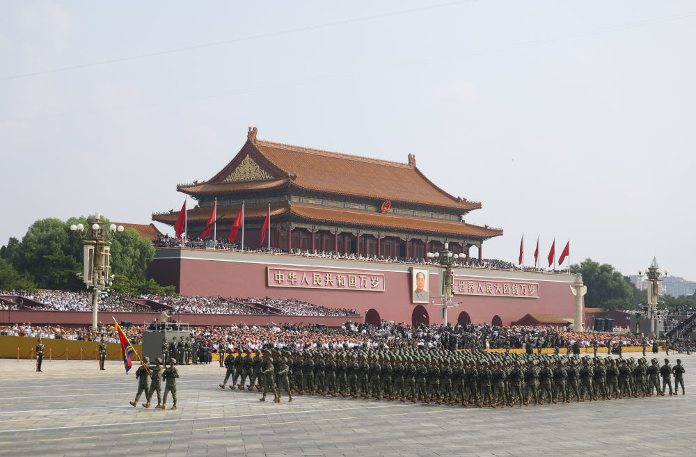 2025年9月3日,纪念中国人民抗日战争暨世界反法西斯战争胜利80周年大会在北京隆重举行。这是军事航天部队方队接受检阅。新华社记者 黄伟 摄