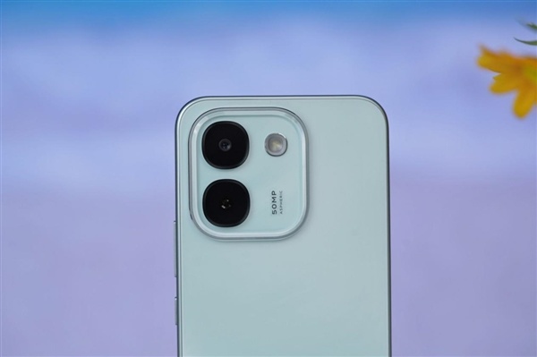 iQOO首款万毫安时手机！Z11S图赏