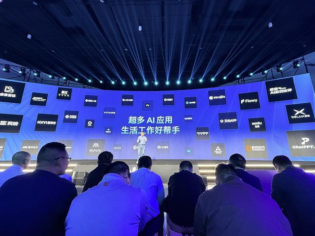 在轻薄本里本地“养龙虾”,英特尔做到了