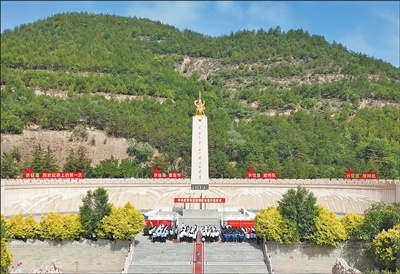 中央红军长征胜利纪念馆外北向资金景。思林伟摄