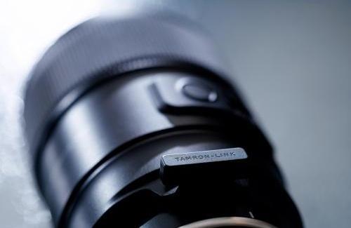 腾龙推出TAMRON-LINK无线连接适配器,让手机能操控镜头设置