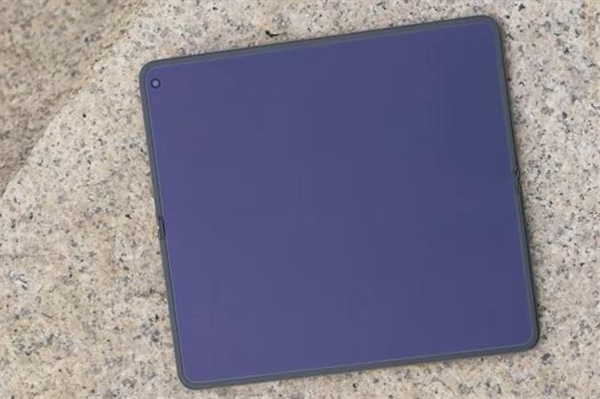 OPPO Find N6和友商折叠屏对比：折痕差距高下立判