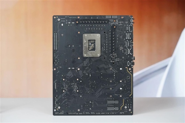 5个M.2插槽堆满！技嘉Z890 AORUS ELITE DUO X主板图赏