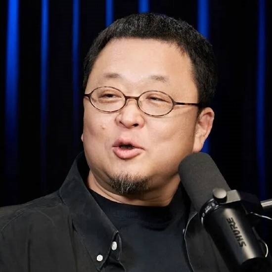 送iPhone抽中罗永浩 网友：抽中最不需要的人