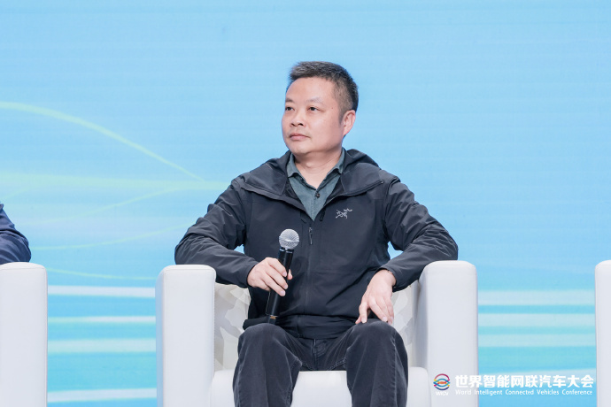 #何小鹏预判2028年L4落地#日前,何小鹏出席大会 " 巅峰对话