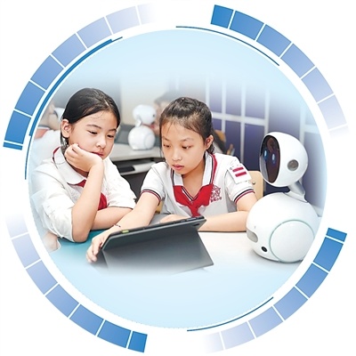 天津市和平区新星小学学生在上人工智能基础课。