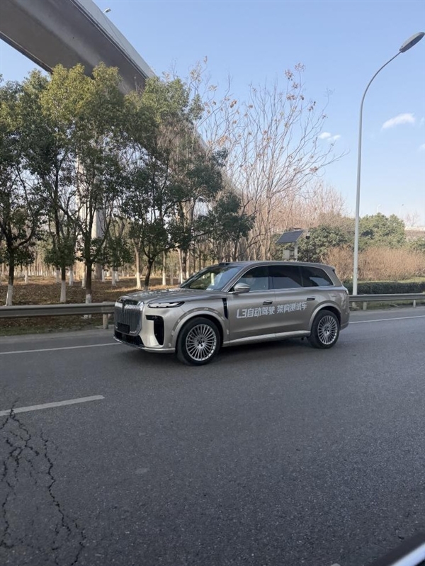 华为智驾加持！岚图泰山Ultra测试车亮相：有望成为首款L3级量产SUV