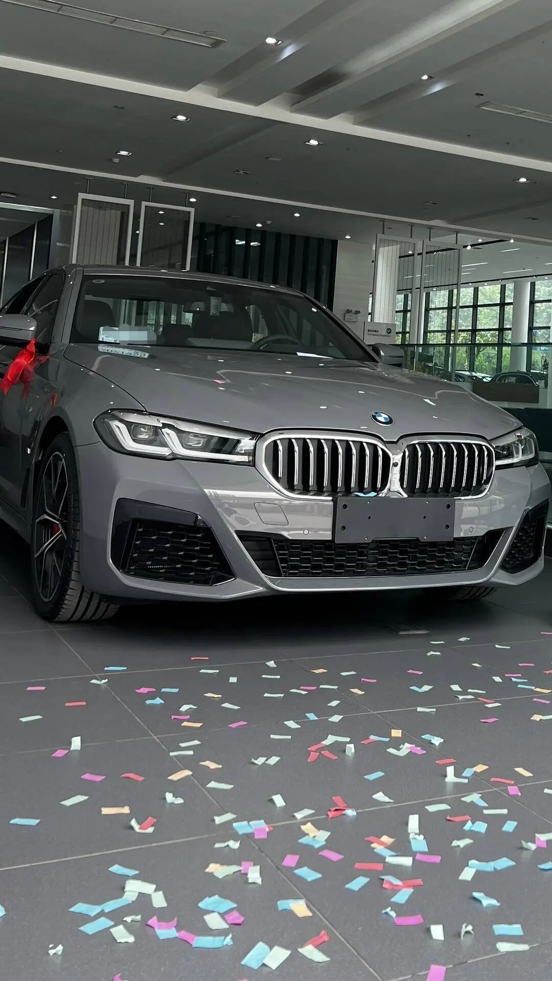 江先生在庆德宝公司购买的宝马车。