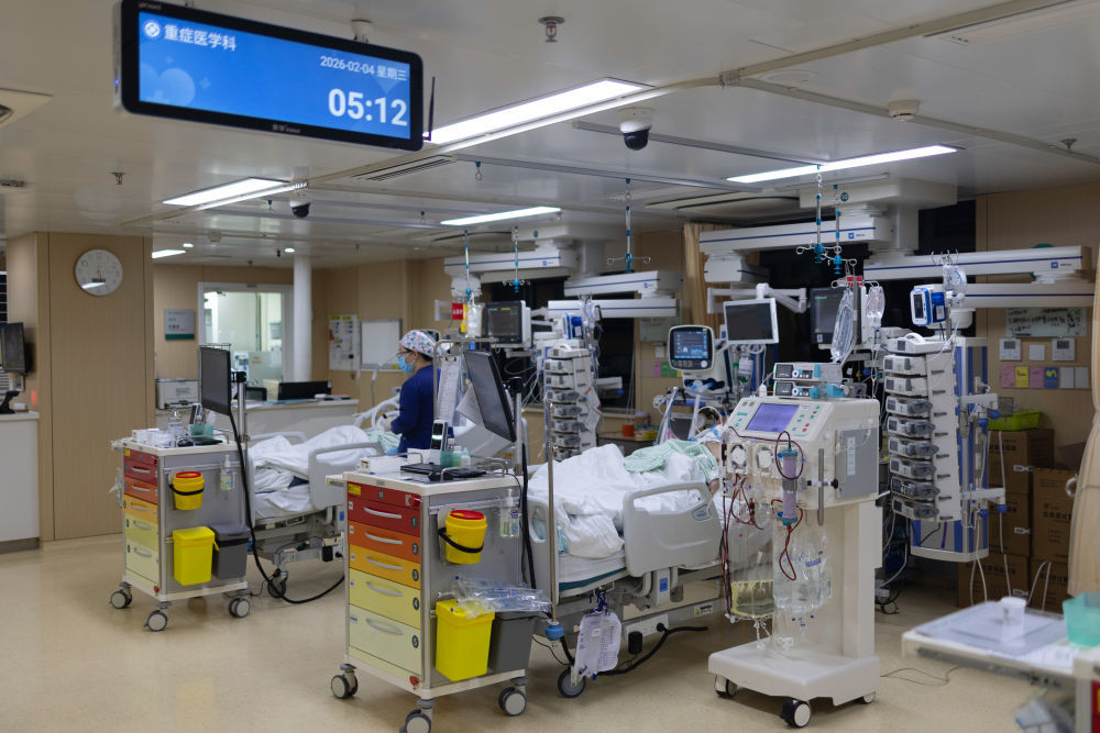 2月4日清晨5时许拍摄的重症监护室。