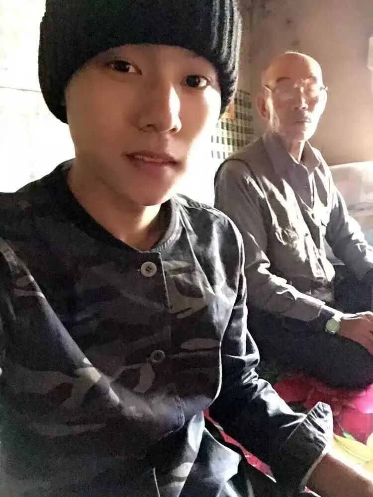 ▲2015年王晨正去青海看望爷爷。