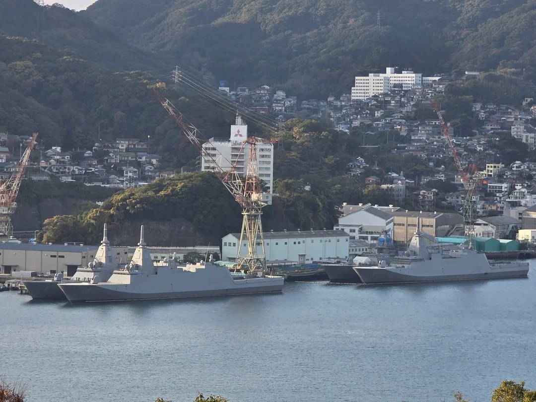 日本三菱重工长崎造船厂批量建造的“最上”级多用途护卫舰