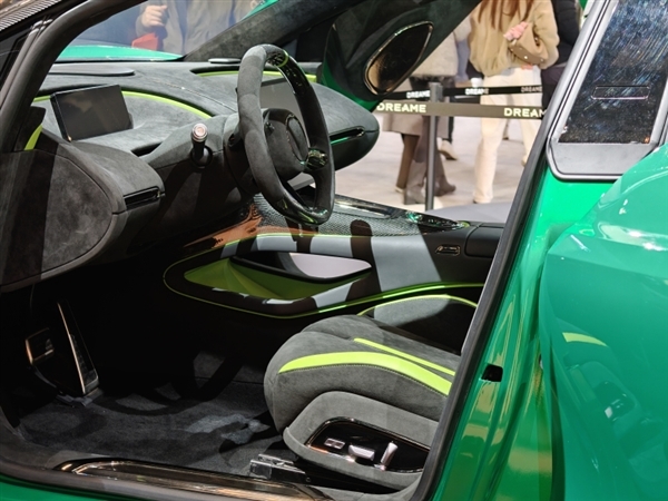 追觅首款SUV概念车首秀：超跑风格外观 辨识度拉满