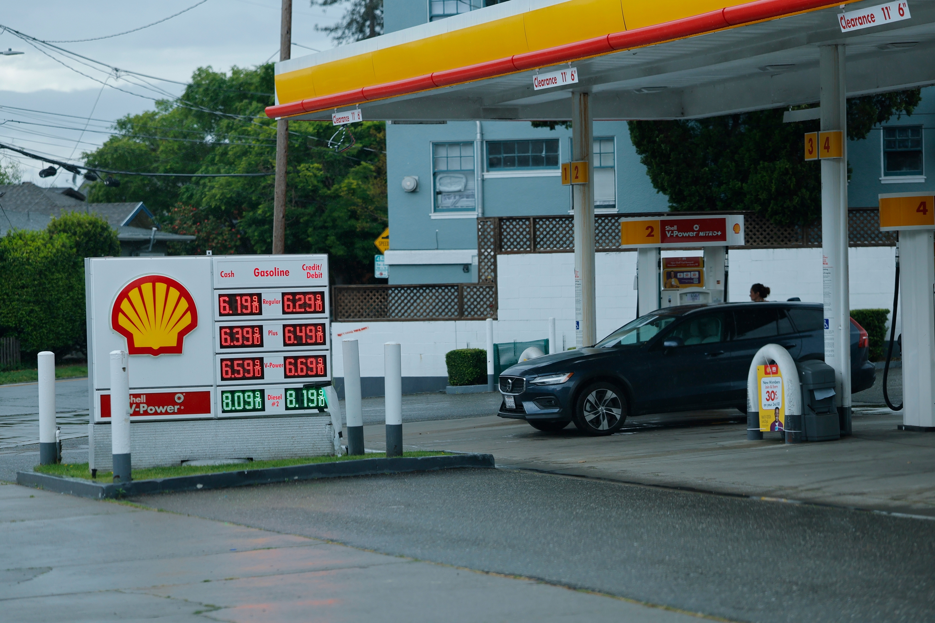 3月31日，美国加州油价上涨 东方IC