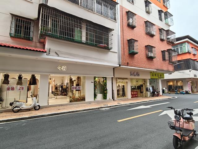 甘泉街商业氛围日渐浓厚