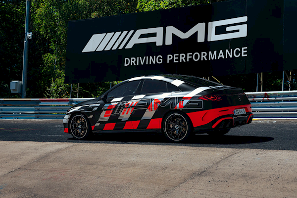 7分32秒！奔驰AMG CLA 45纽北封王 成紧凑型电动轿车最快车型
