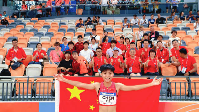 女子100米决赛线上配资公司，陈歆璇11.54秒摘银
