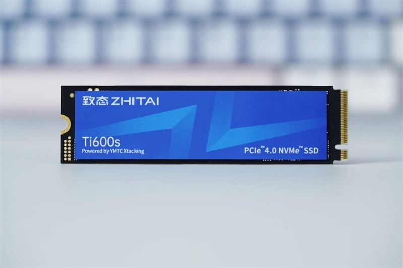 最强QLC到底有多强!致态Ti600s 2TB SSD评测: 顺序读取7400MB/s、写入寿命翻倍、温度低到离谱