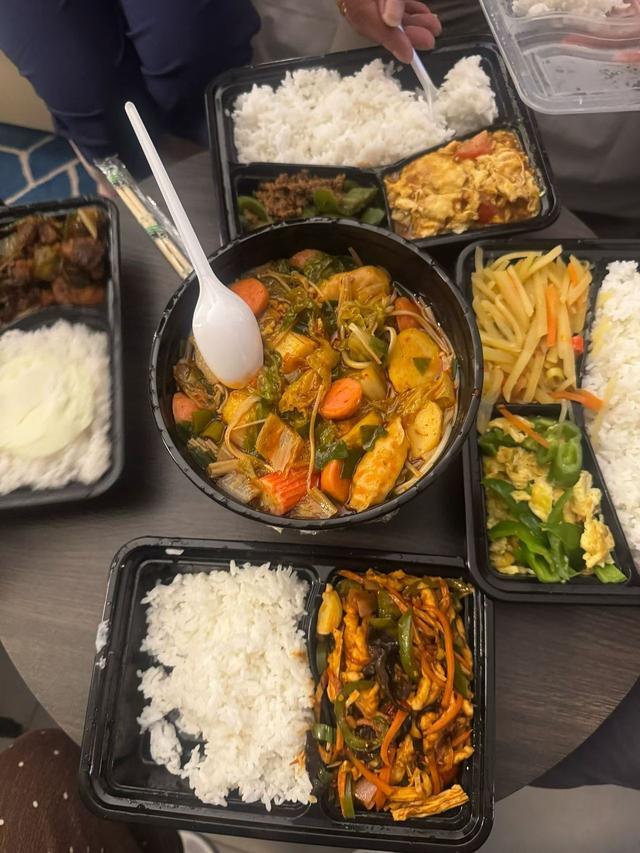 在迪拜点的外卖 受访者供图