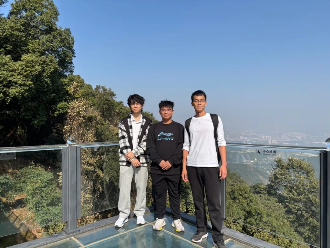 唐尚珺与朋友们 / 受访者供图