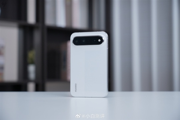 屏占比最高机型！华为Pura X View四色真机实拍：感受下阔直板形态