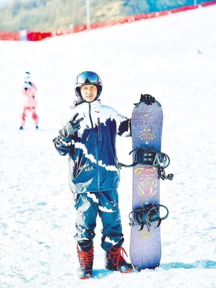 肖恩在宜昌滑雪。 （受访者供图）