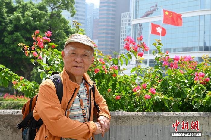 近日,郑镇炎在香港接受中新社记者专访。 中新社记者 李志华 摄