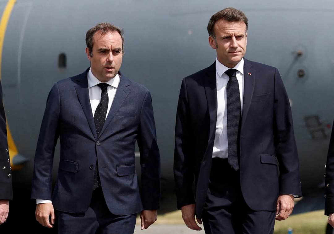 马克龙与勒科尔尼,图源:Benoit Tessier:AFP:Getty Images