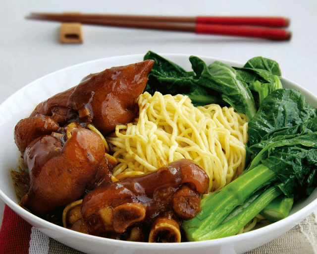 南乳猪手捞面Dried Noodle with Braised Pork Shank – 厚味风仪Oriental Cuisine