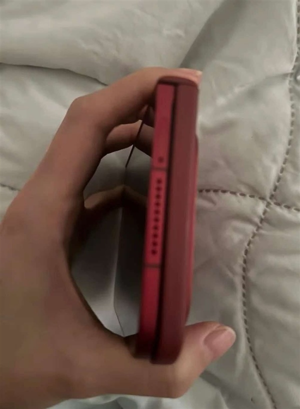 首发玄戒O3!小米18 Fold阔折叠真机曝光:K100PM同款红色