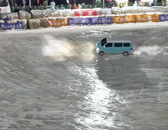 “长春第一冰锅”火爆出圈：四驱两驱都能玩 根本开不翻