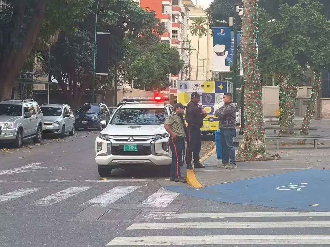 ◆1月4日,加拉加斯,警察在街头巡逻。(拍摄:小龙)