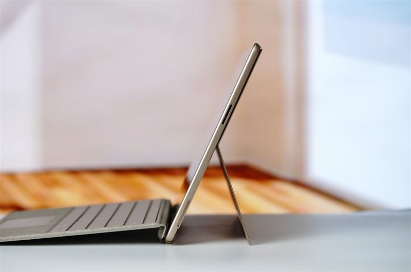 新一代 Surface Pro，13英寸评测：性能能效进步巨大 核显媲美最新X86