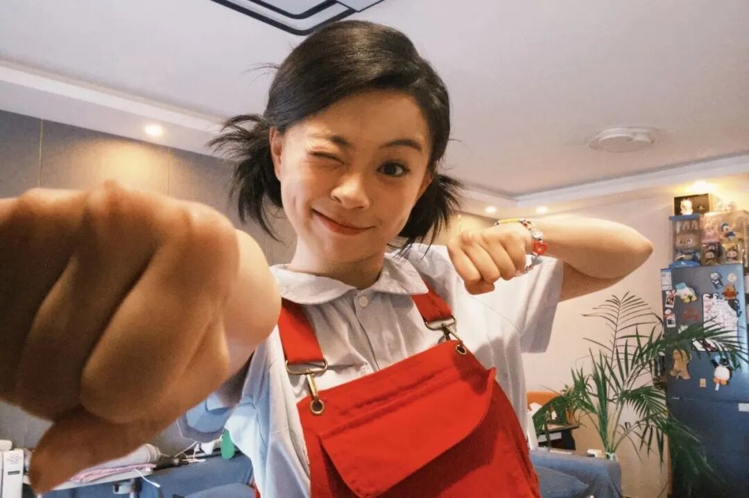 王男上春晚了,多少人为她流泪