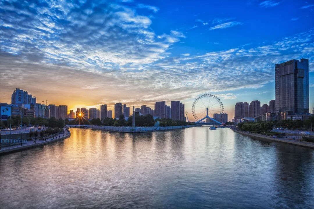 摄图网_500335088_日落之眼_(企业商用).jpg