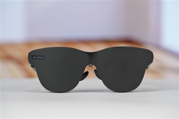 口袋里的135英寸HDR巨幕！雷鸟Air 4 Pro蝙蝠侠图赏