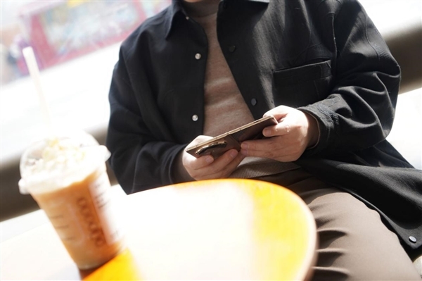 史上最大电池折叠屏旗舰！荣耀Magic V6图赏