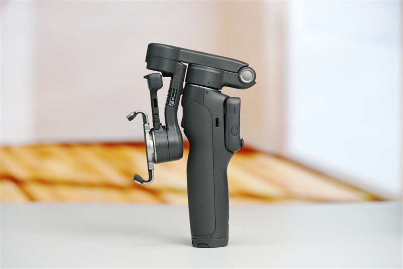 带屏遥控+10米远控！大疆Osmo Mobile 8P深度评测：单东说念主创作神器 稳拍新王