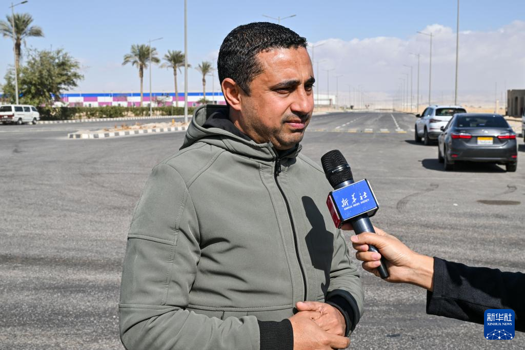 1月19日，在埃及苏赫奈泉，埃及泰达特区开发公司建设部经理艾哈迈德&middot;巴基接受采访。新华社记者 辛梦晨 摄
