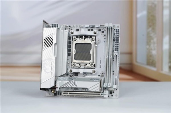 AMD主板奇怪Bug!PCIe随机降速显卡性能大跌:微星终于修复