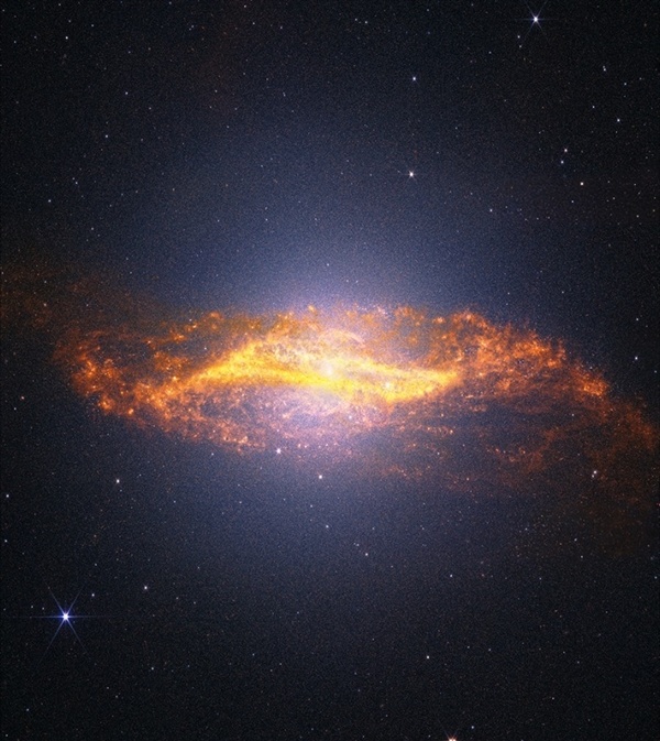 NASA放出半东谈主马座A星系最明晰像片：呈现恒星出死活一火画面