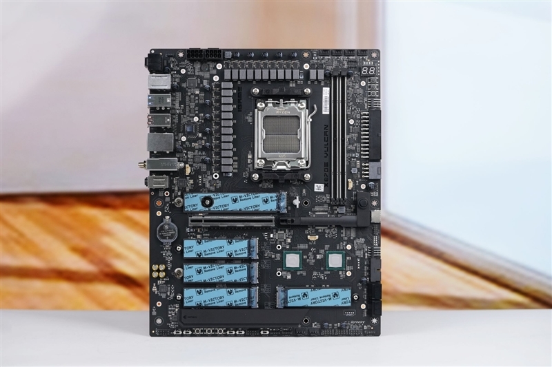 AMD X3D最强优化!七彩虹iGame X870E Vulcan OC V14火神主板评测:专属优化 温度更低性能更强