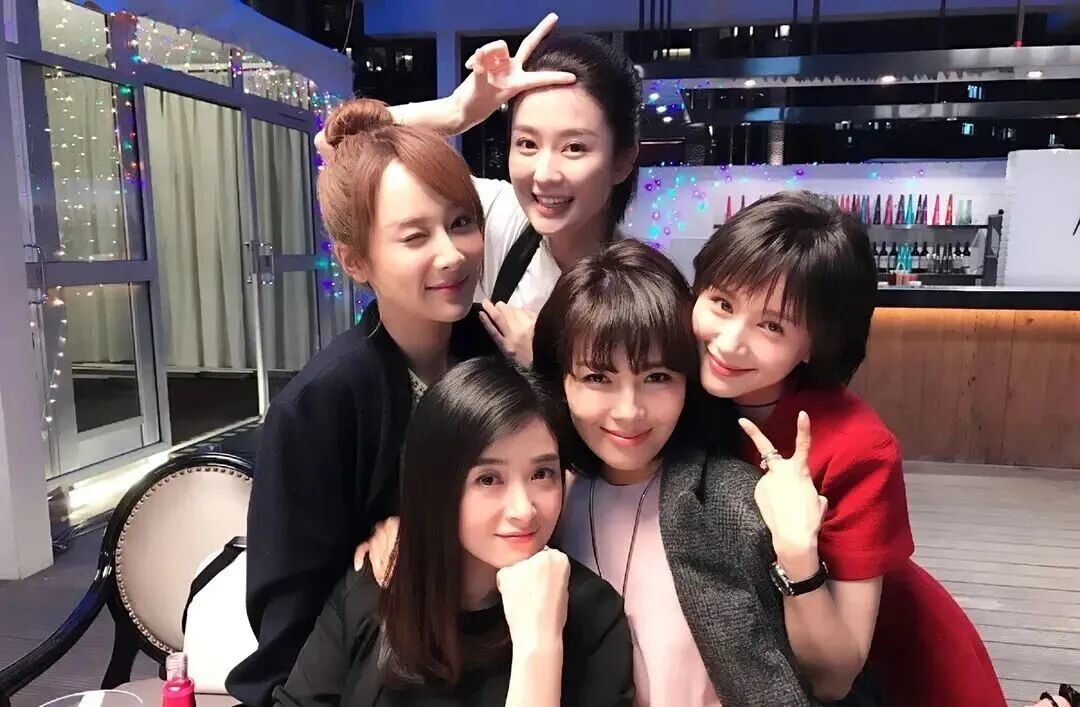 《欢乐颂》五美合照