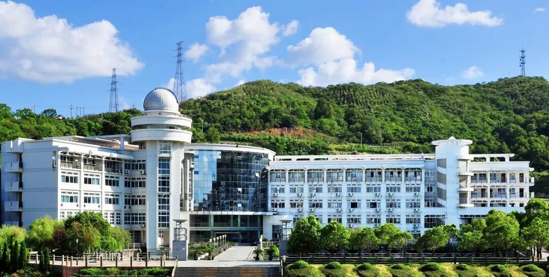 嵊泗县内唯一一所普通高中——嵊泗中学。图/学校官网