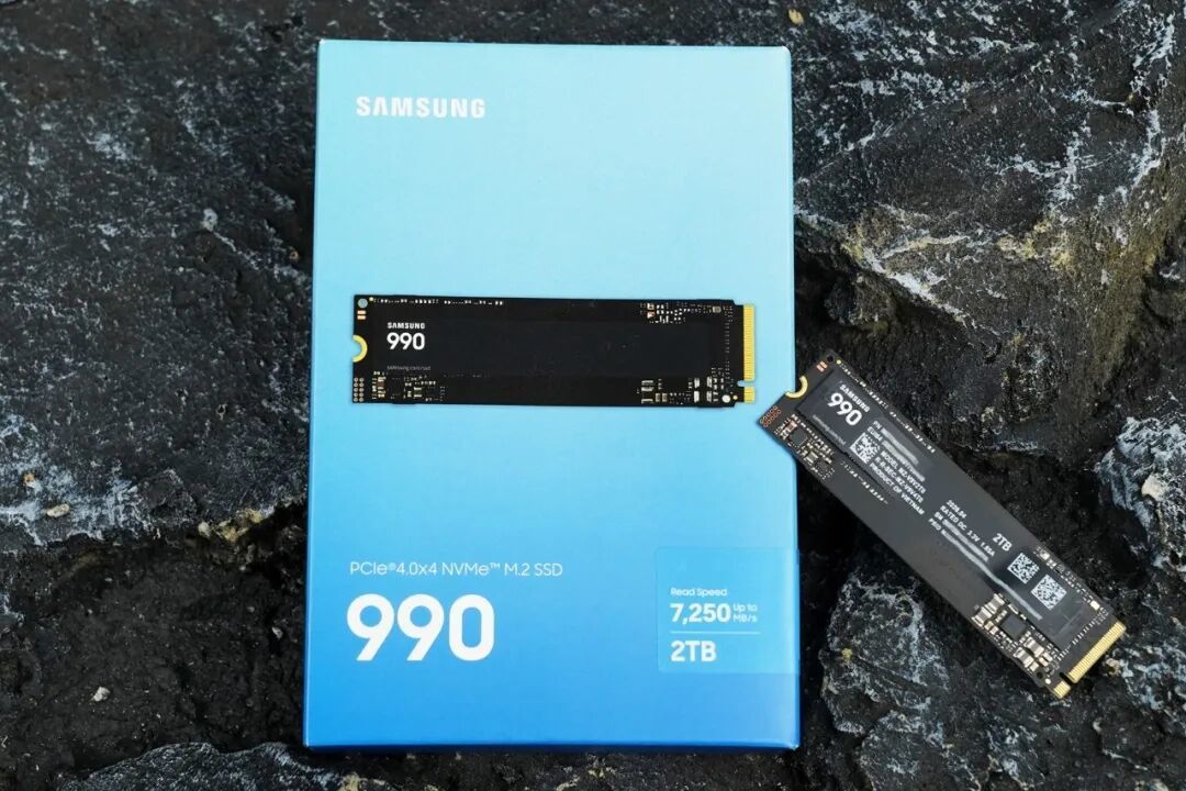 三星990固态硬盘评测 低功耗不发烫 PCIe4.0高效能之作