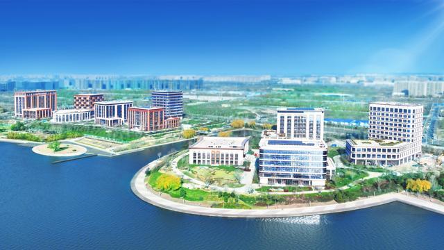 位于郑州寸土寸金风水宝地北龙湖的超聚变总部
